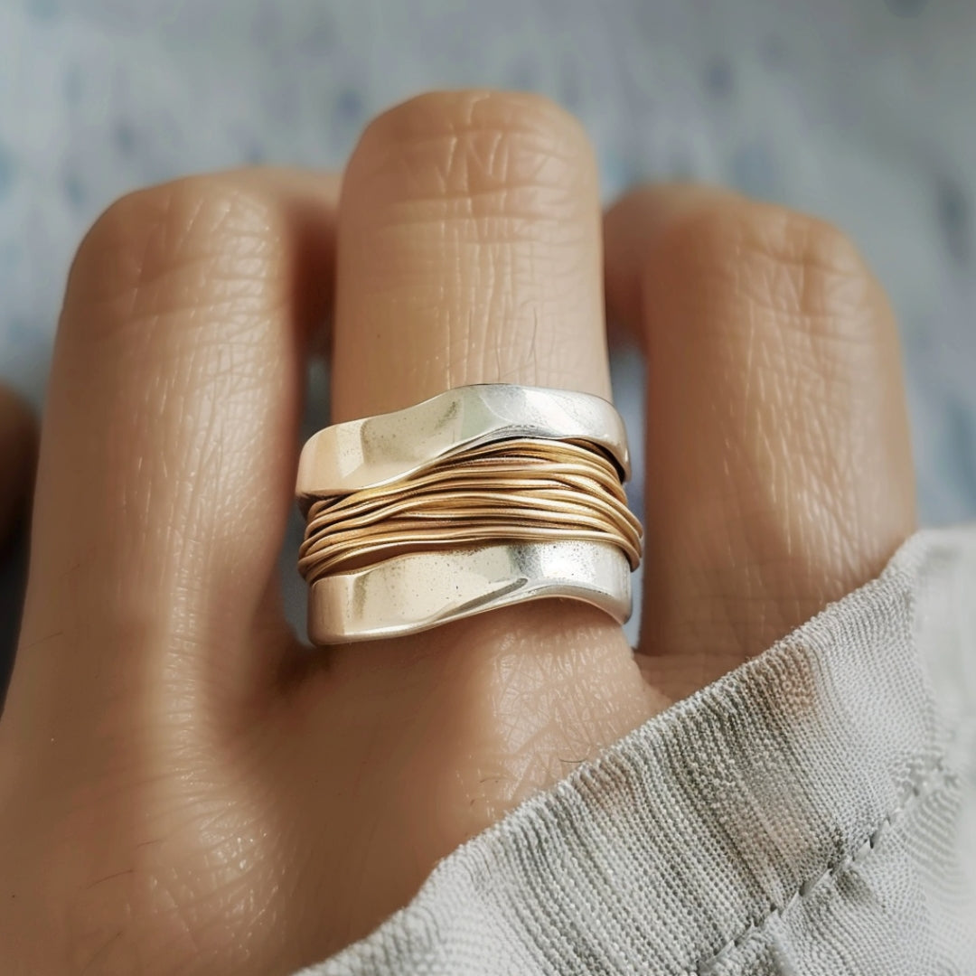 Ring aus silbernem Golddraht