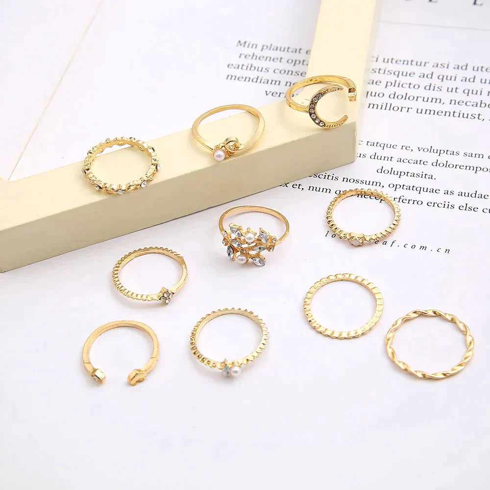 Paket von 10 Bohemian-Ringen aus Silber und Gold