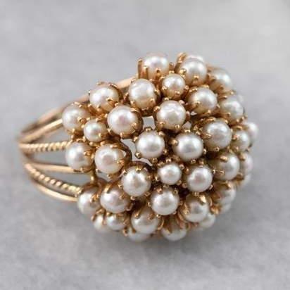 Ring mit Eingelassenen Perlen