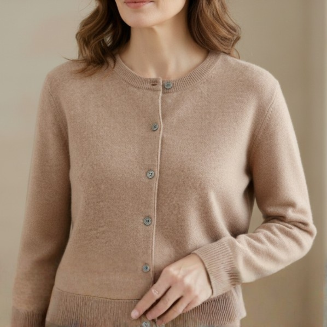 Sofia | Weicher Knopf-Cardigan