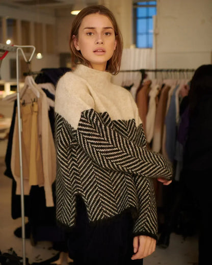 Mira | Eleganter Twist-Pullover