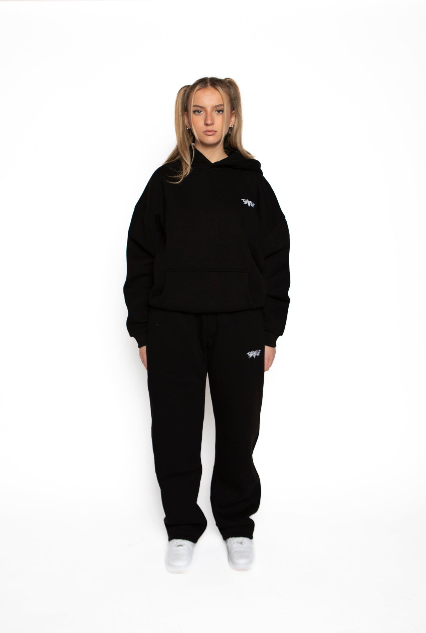 BASIC HOODIE SCHWARZ
