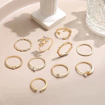 Paket von 10 Bohemian-Ringen aus Silber und Gold