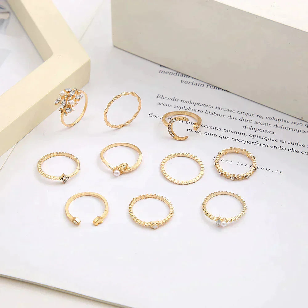 Paket von 10 Bohemian-Ringen aus Silber und Gold