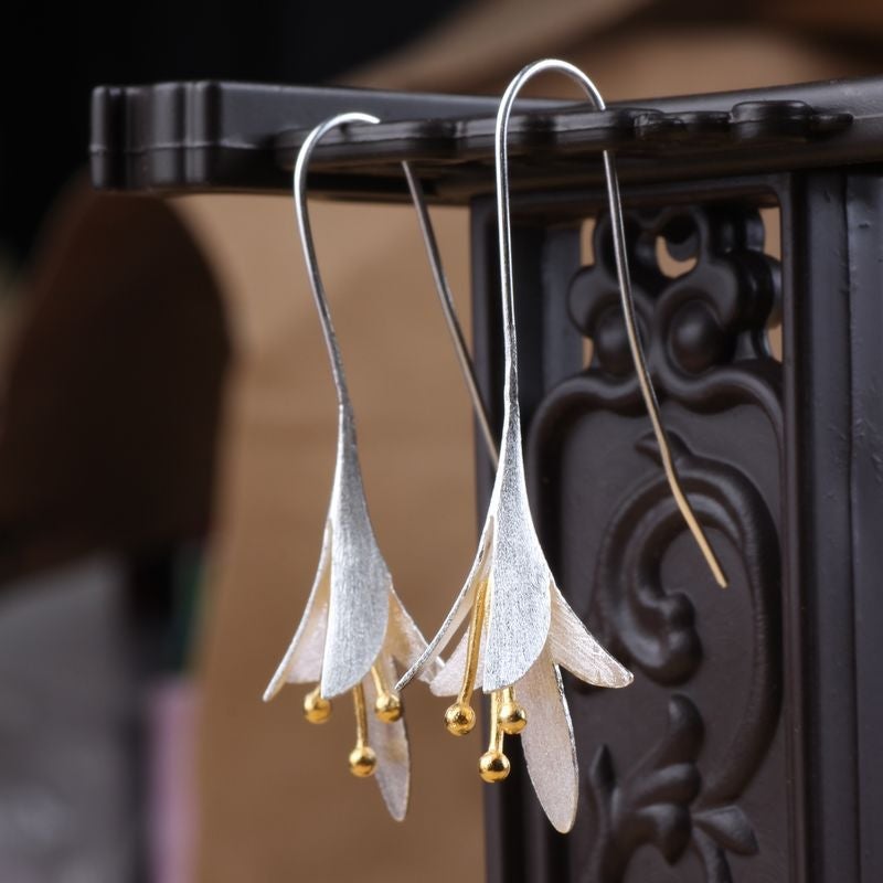 Ohrringe mit Blumen aus Silber