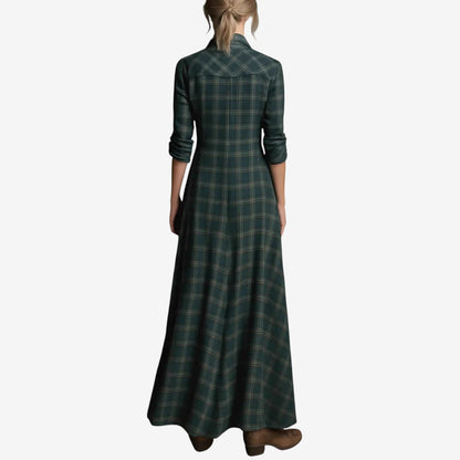Carisse - Minimalistisches Kleid mit Kragen