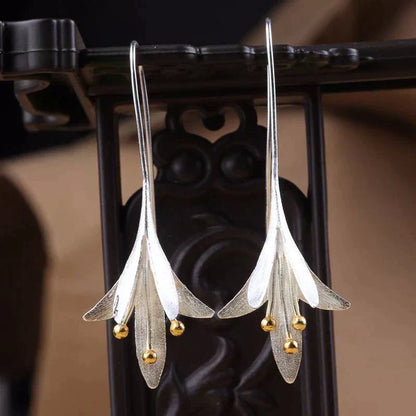 Ohrringe mit Blumen aus Silber