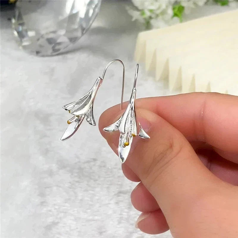 Ohrringe mit Blumen aus Silber