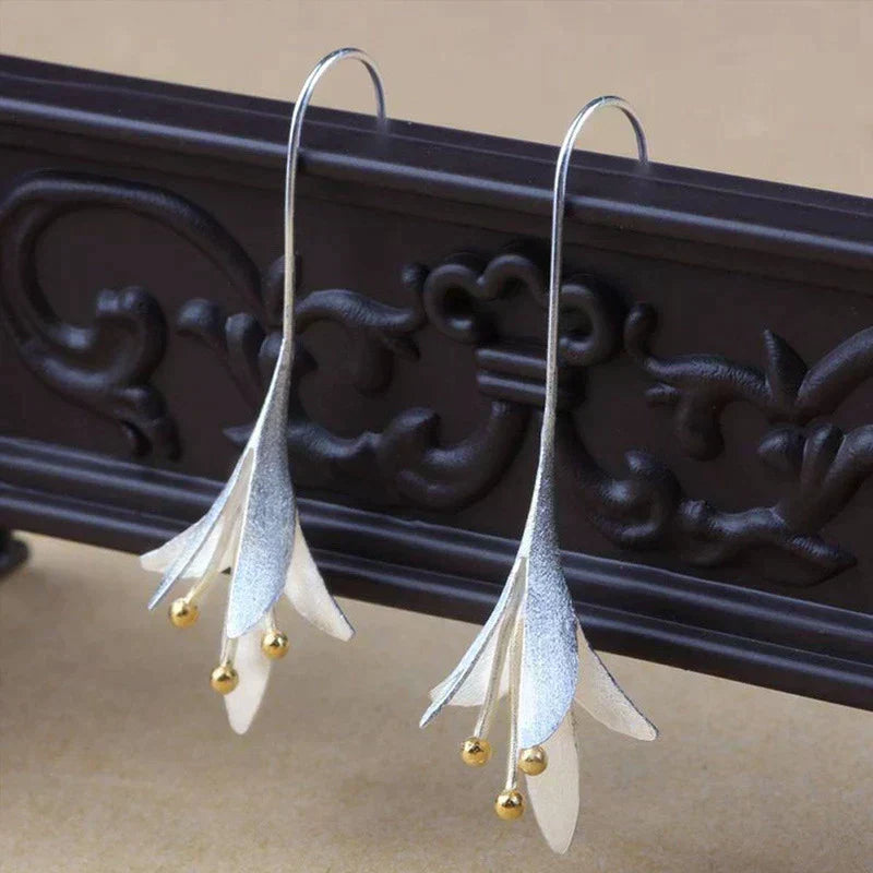 Ohrringe mit Blumen aus Silber