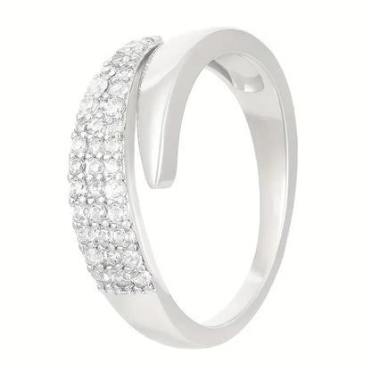 Eleganter Goldring mit Funkelsteinen