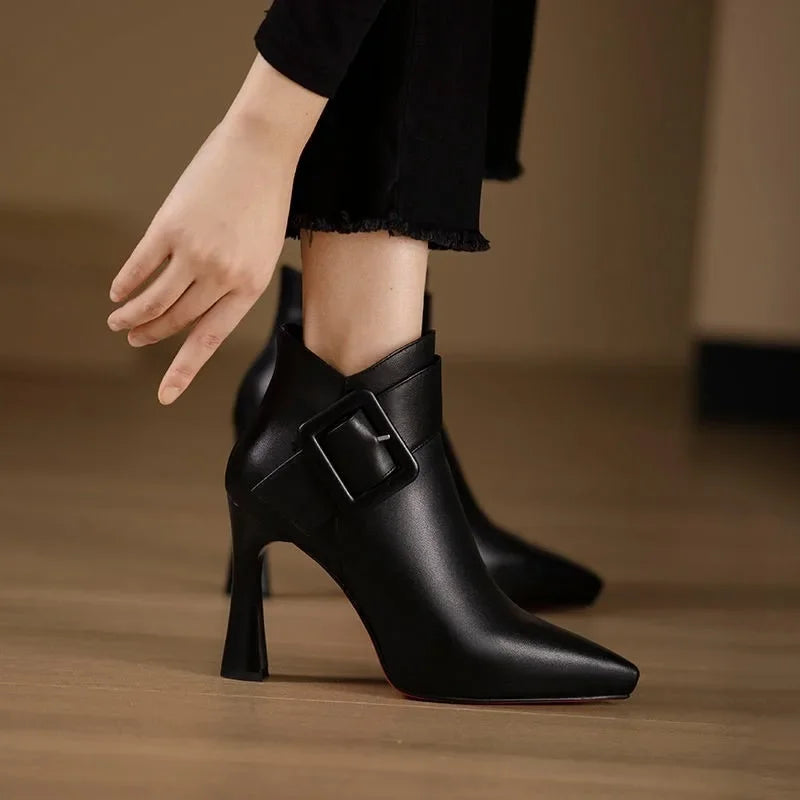 Johanna | Stiefel mit Schnalle
