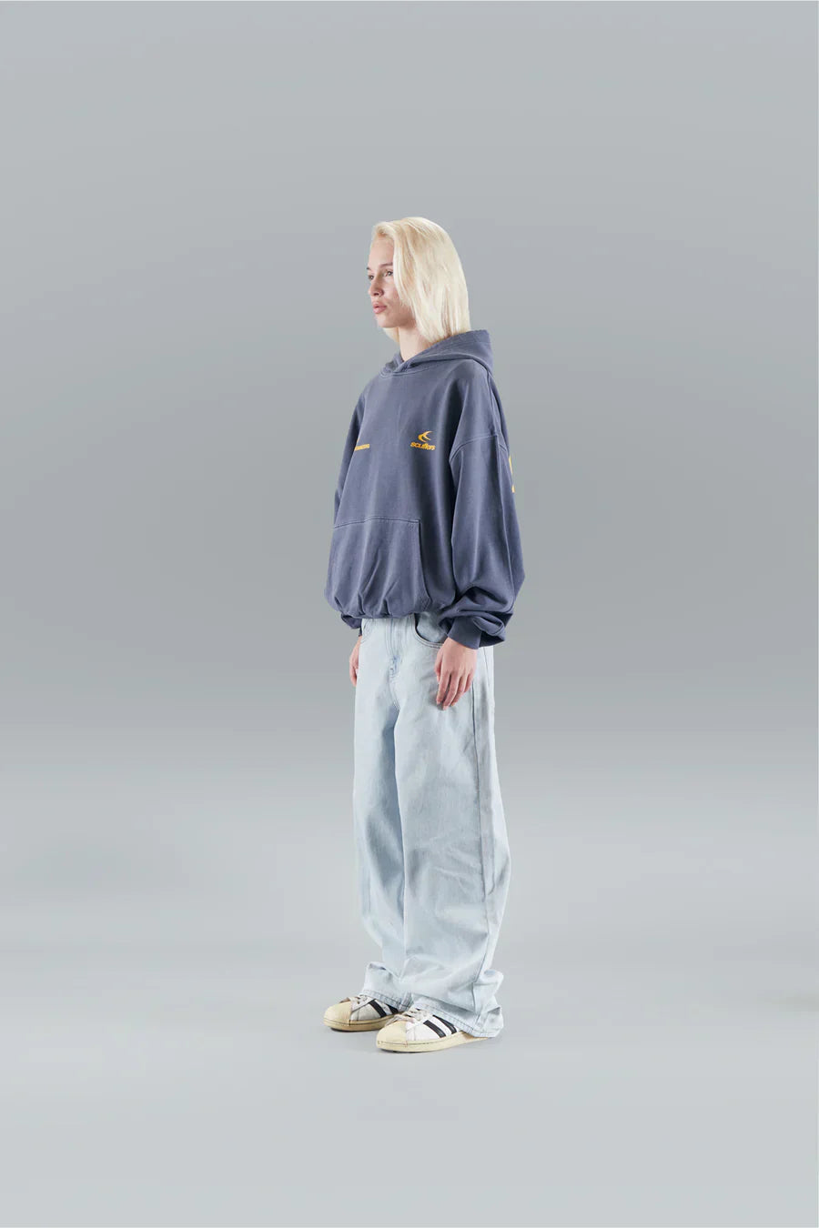 FEMMEHAUS WELTWEIT HOODIE