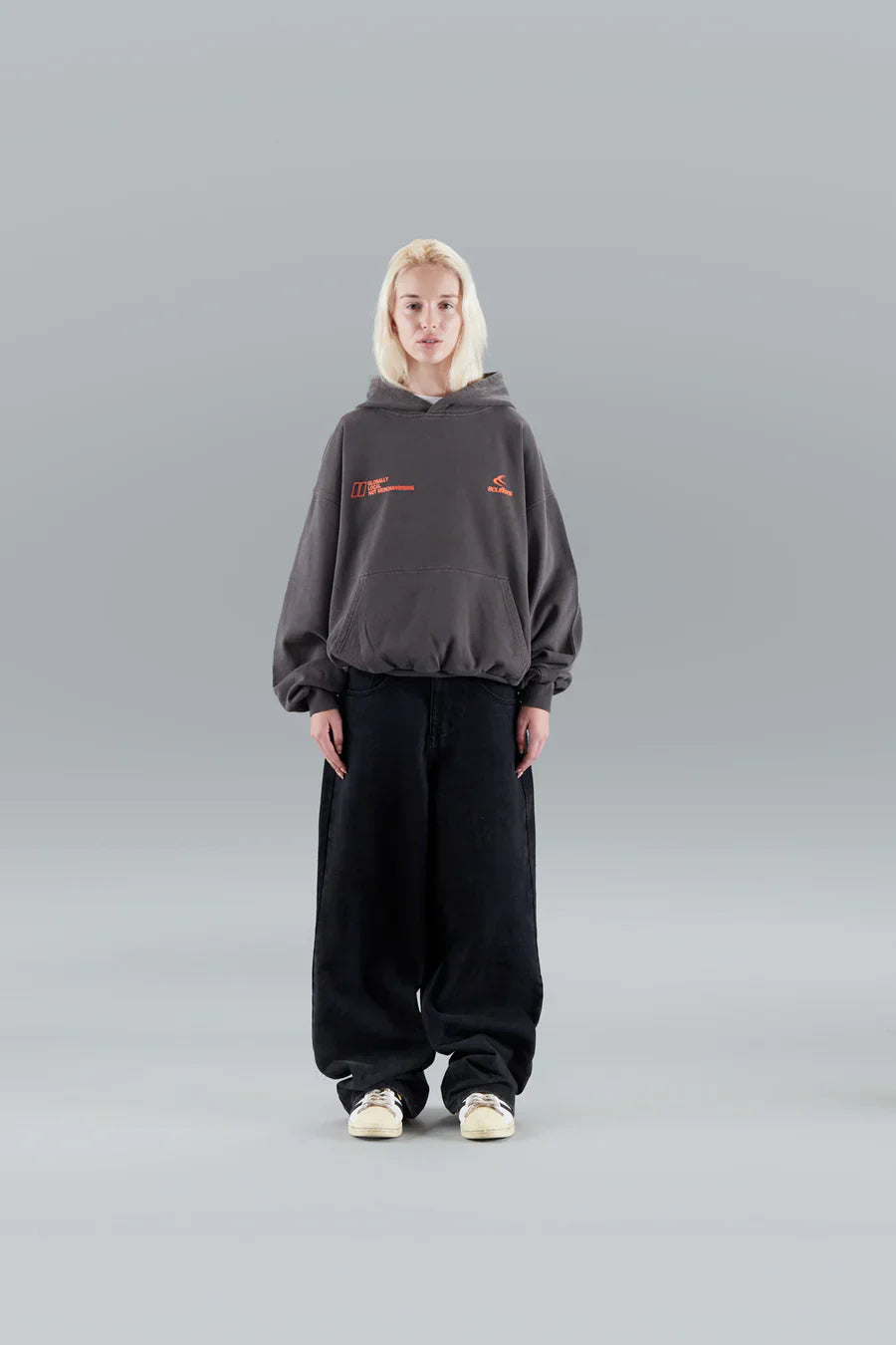 FEMMEHAUS WELTWEIT HOODIE