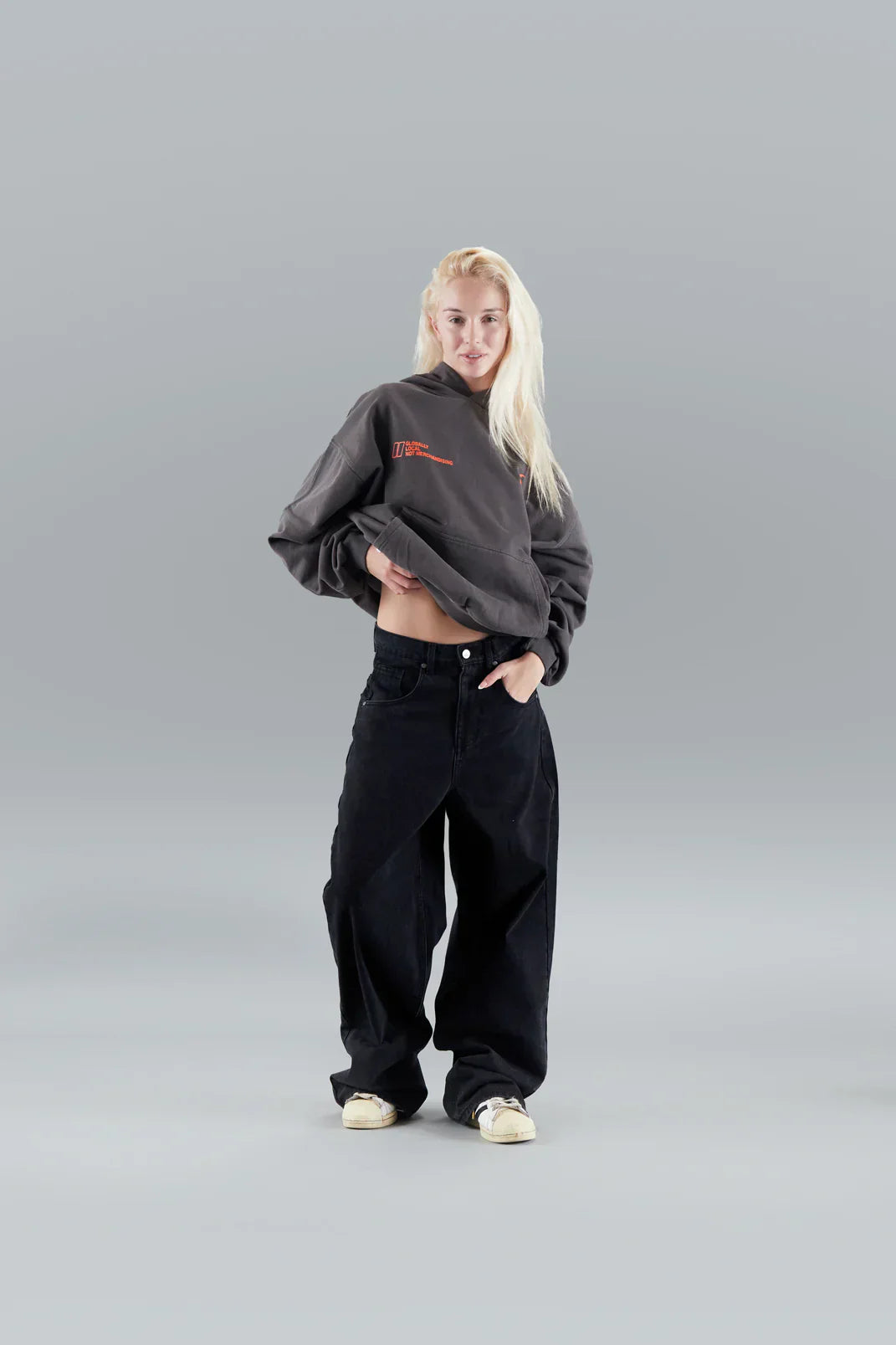 FEMMEHAUS WELTWEIT HOODIE