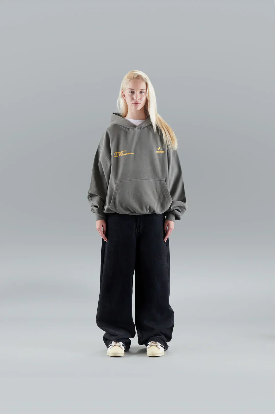FEMMEHAUS WELTWEIT HOODIE