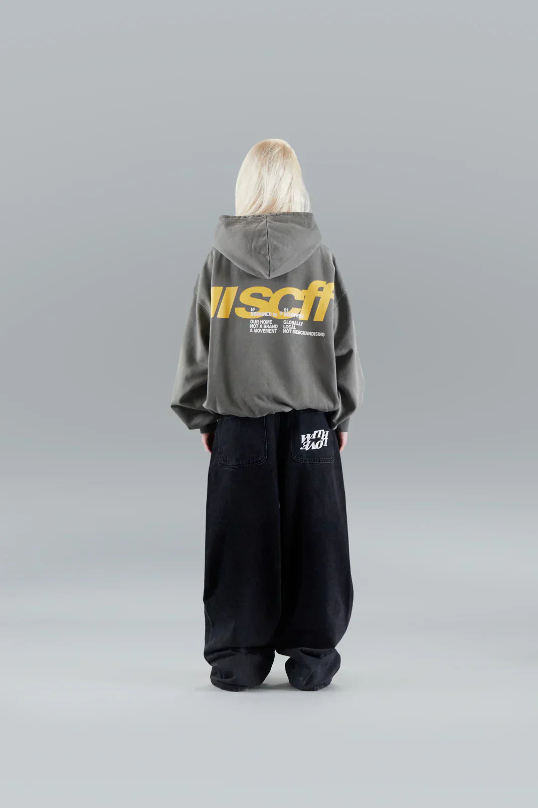 FEMMEHAUS WELTWEIT HOODIE