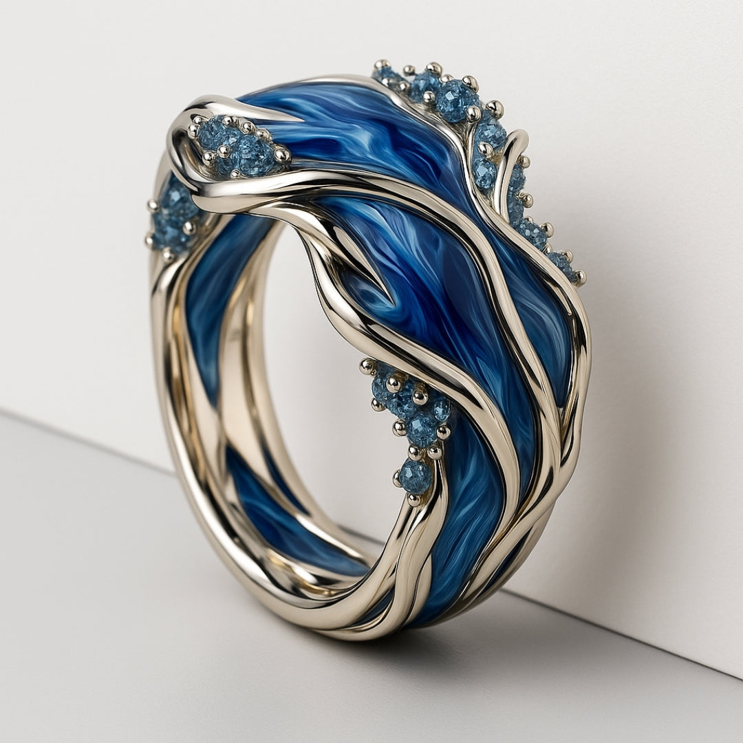 Goldener Vintage-Ring mit Wellen des Ozeans