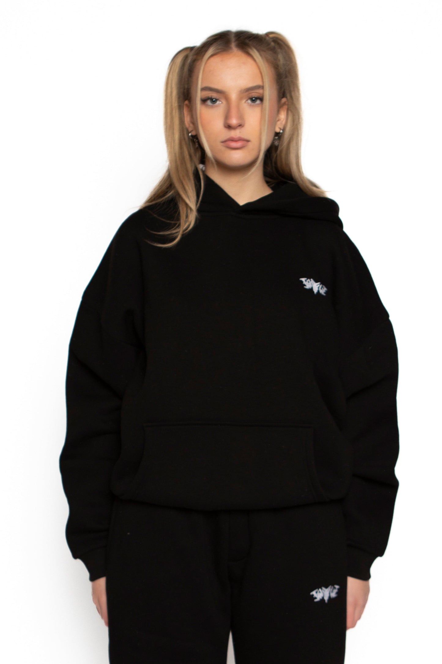 BASIC HOODIE SCHWARZ