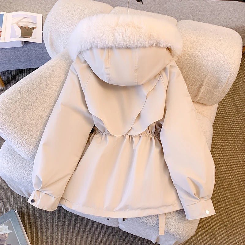 Amity™ | Elegante Winter-Daunenjacke mit Fell